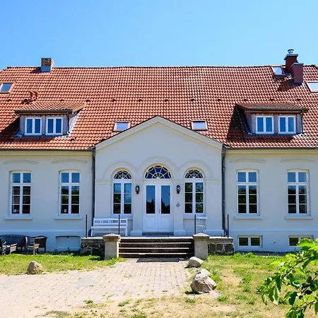 Gutshaus Kvh Warnemuende *